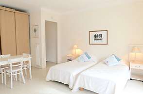 Spacious Studio Apartment Close to The Martinez - 2313