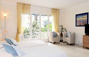 Spacious Studio Apartment Close to The Martinez - 2313