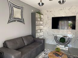Spacious Ground-floor Studio in Central New Chadcombe - 2316