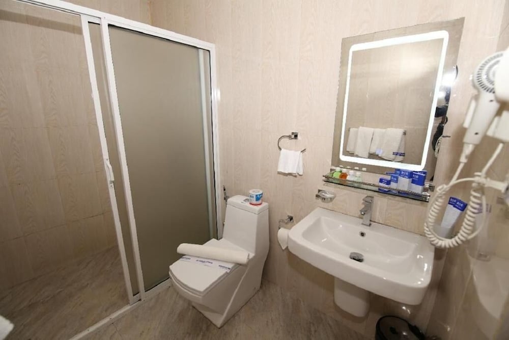 Nat City Hotel Nuwaraeliya