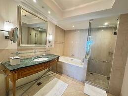Premium SA at 4 Seasons Hotel