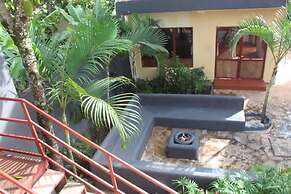 Montane Safaris Hotel Entebbe