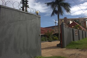 Montane Safaris Hotel Entebbe