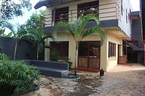 Montane Safaris Hotel Entebbe