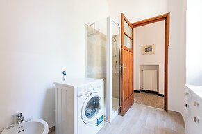 Spacious 2-bedroom flat near the beach