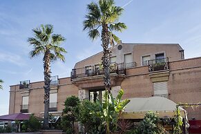 Beachfront Studio With Terrace by Wonderful Italy