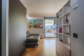 Beachfront Studio With Terrace by Wonderful Italy