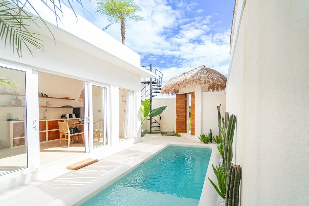 Kokomo Villas by Aayan