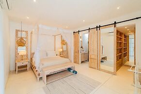 Kokomo Villas by Aayan