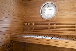 Spacious City Retreat with Private Sauna