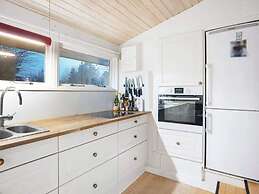 5 Star Holiday Home in Dronningmolle