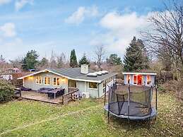 5 Star Holiday Home in Dronningmolle