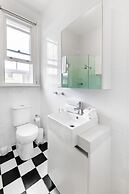 Designer Styled Studio in Central Trendy Glebe