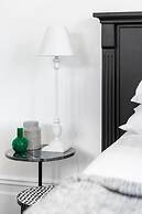 Designer Styled Studio in Central Trendy Glebe