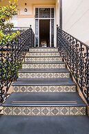 Designer Styled Studio in Central Trendy Glebe