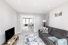 Spacious 2-floor Flat Near Weymouth Seafront