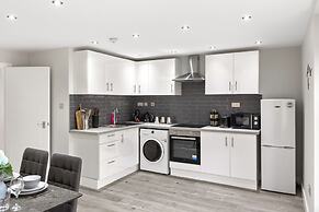 Spacious 2-floor Flat Near Weymouth Seafront