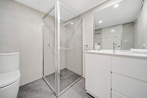 Central 2-bed Apartment With Pool, Gym and Spa