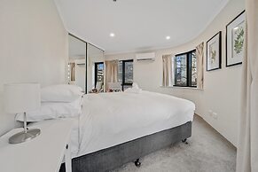 Central 2-bed Apartment With Pool, Gym and Spa