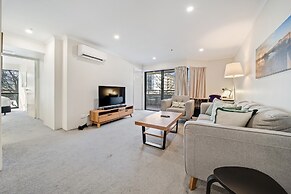Central 2-bed Apartment With Pool, Gym and Spa