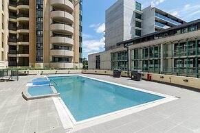 Central 2-bed Apartment With Pool, Gym and Spa