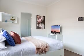 Bright Studio Steps From Westmead Hospital