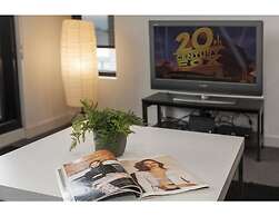 2 bed Apartment in Trendy Collingwood