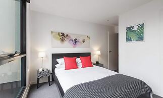 2 bed Apartment in Trendy Collingwood