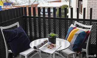 2 bed Apartment in Trendy Collingwood