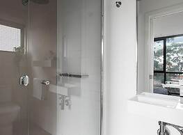 2 bed Apartment in Trendy Collingwood