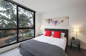 2 bed Apartment in Trendy Collingwood