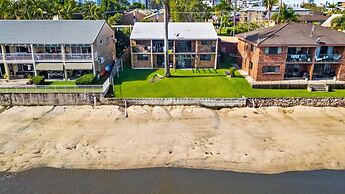 3-bed Waterfront Apartment With Private Patio