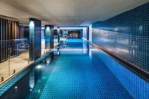 Chic 3-bed in Central With Pool, Sauna and Gym