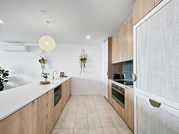 Deluxe 3-bed Unit With Views