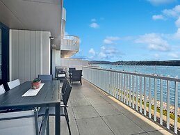 Deluxe 3-bed Unit With Views