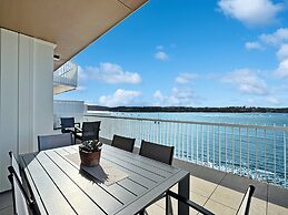 Deluxe 3-bed Unit With Views