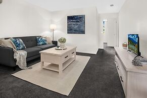 2-bed Near Brisbane CBD With Pool, Sauna & BBQ