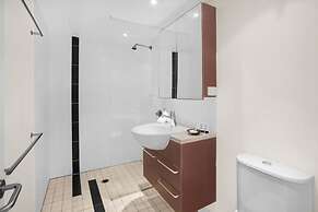 2-bed Near Brisbane CBD With Pool, Sauna & BBQ