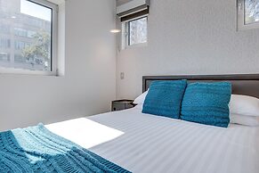 Explore Sydney From Stylish North Shore Apartment