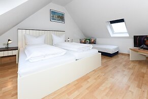 Gemuetliche Ferienwohnung Obergeschoss, Bensersiel