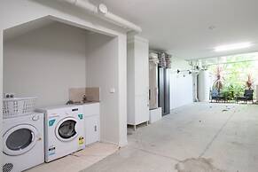 Generous 2-bed Townhouse With A Private Balcony