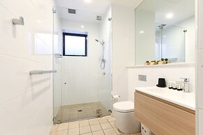 Gorgeous 2-bed Apartment By Shops