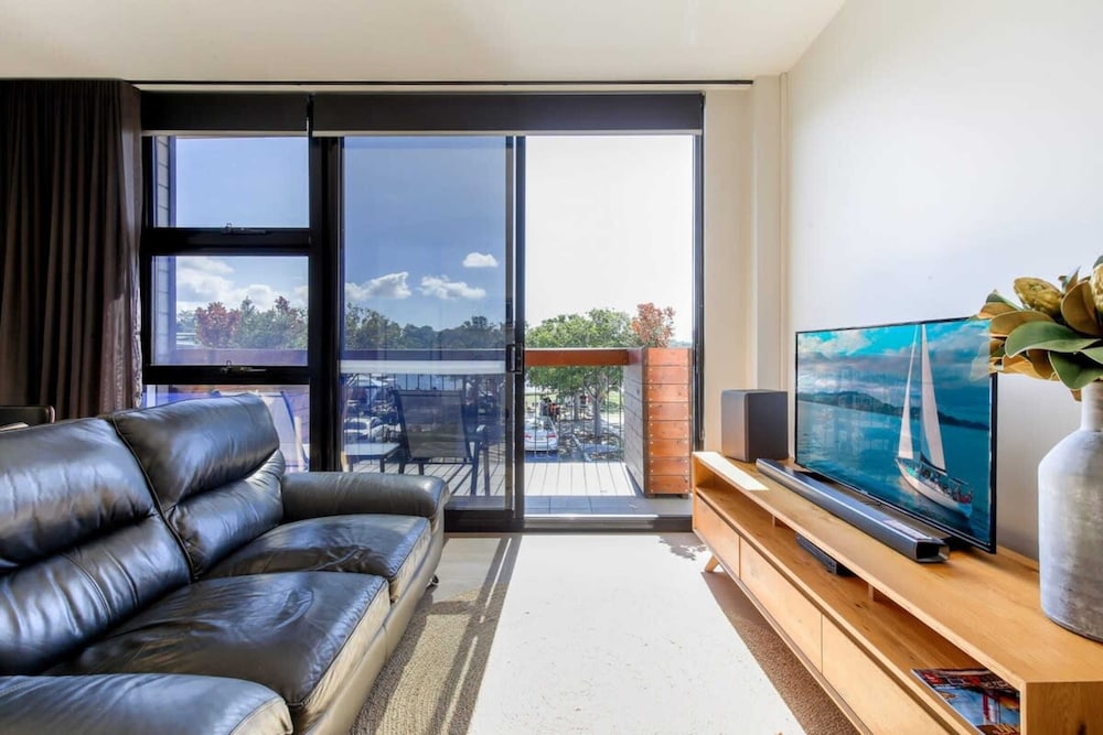 Gorgeous 2-bed Apartment By Shops