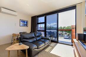 Gorgeous 2-bed Apartment By Shops