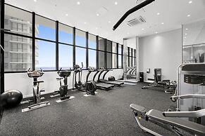 Luxe Oceanfront 1-bed High Rise With Pool & Gym