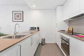 Tranquil 1-bed Apartment With Courtyard, Pool, BBQ