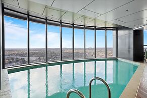 Breathtaking City Views 1-bed With Pool, BBQ & Gym