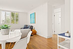 Coastal 2-bed Apartment Steps From Manly Beach