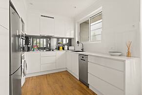 Coastal 2-bed Apartment Steps From Manly Beach