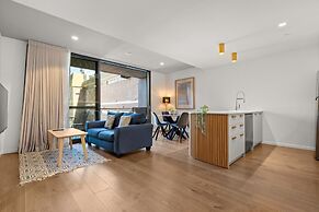 Unwind in Elegance: Your Perfect Braddon Apartment